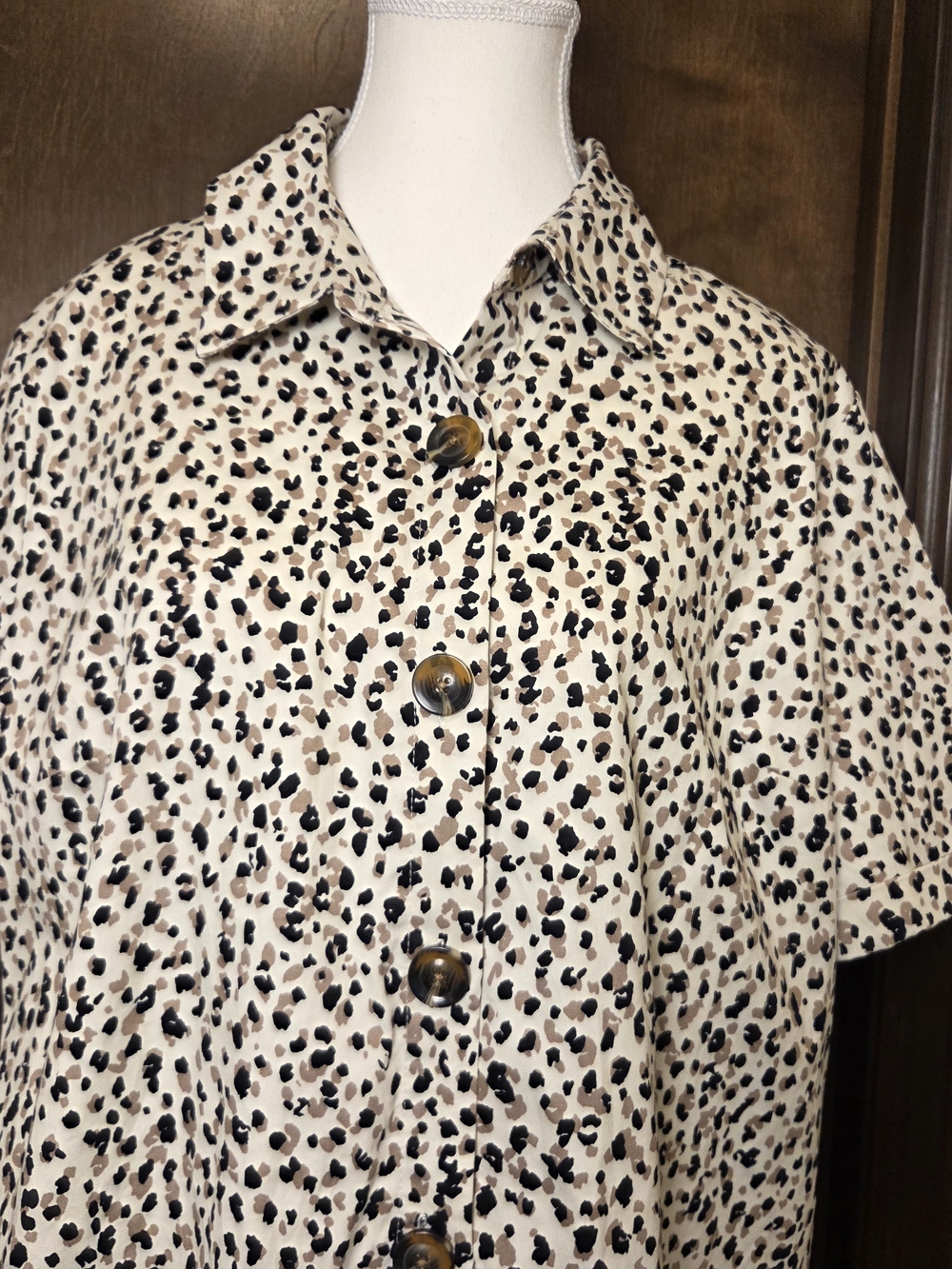 Button-Front Leopard Print Shirt Dress — Beige Black Spotted NWT - Picture 3 of 15
